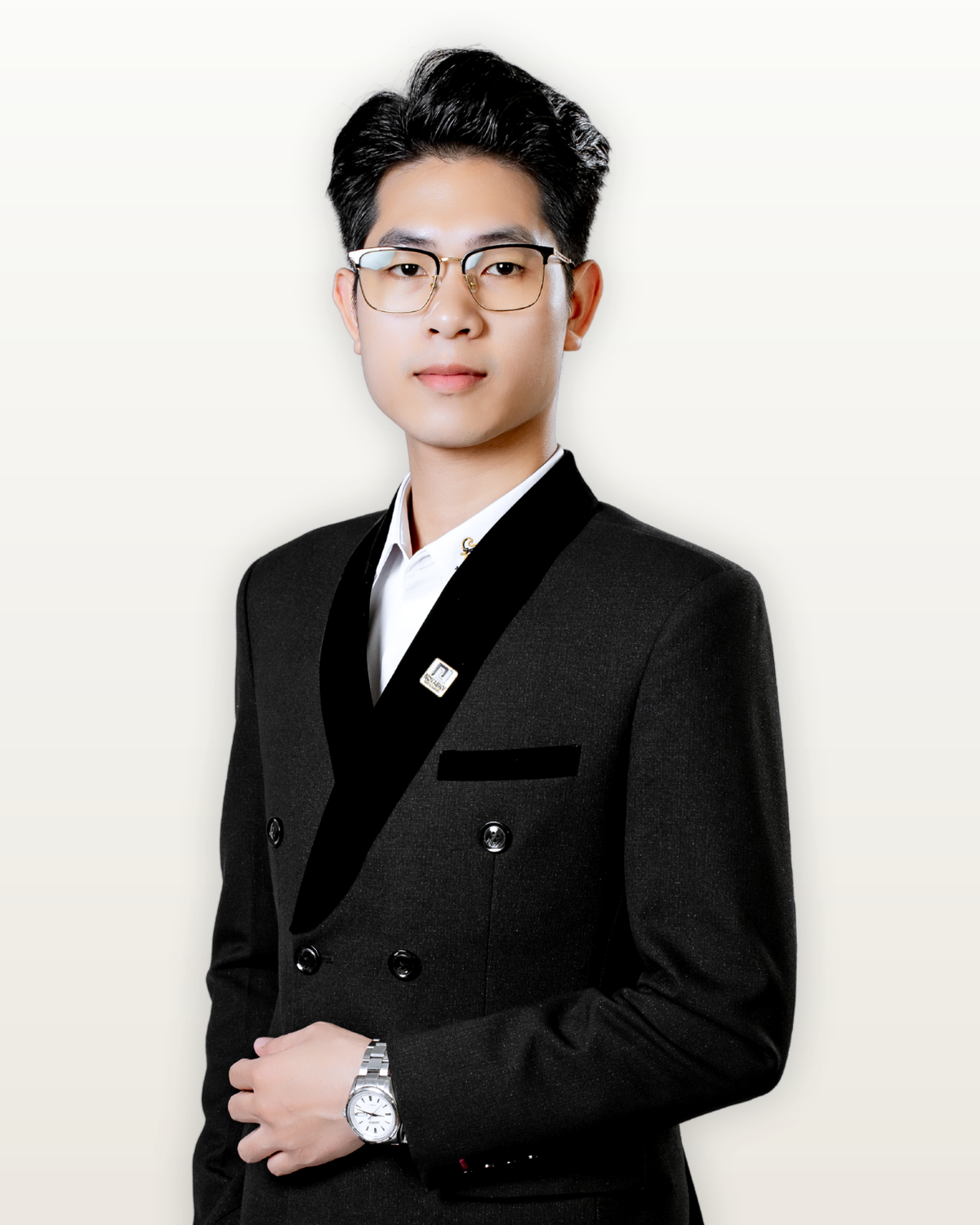Minh Hoàng — Founder & Chief Analyst PROEX